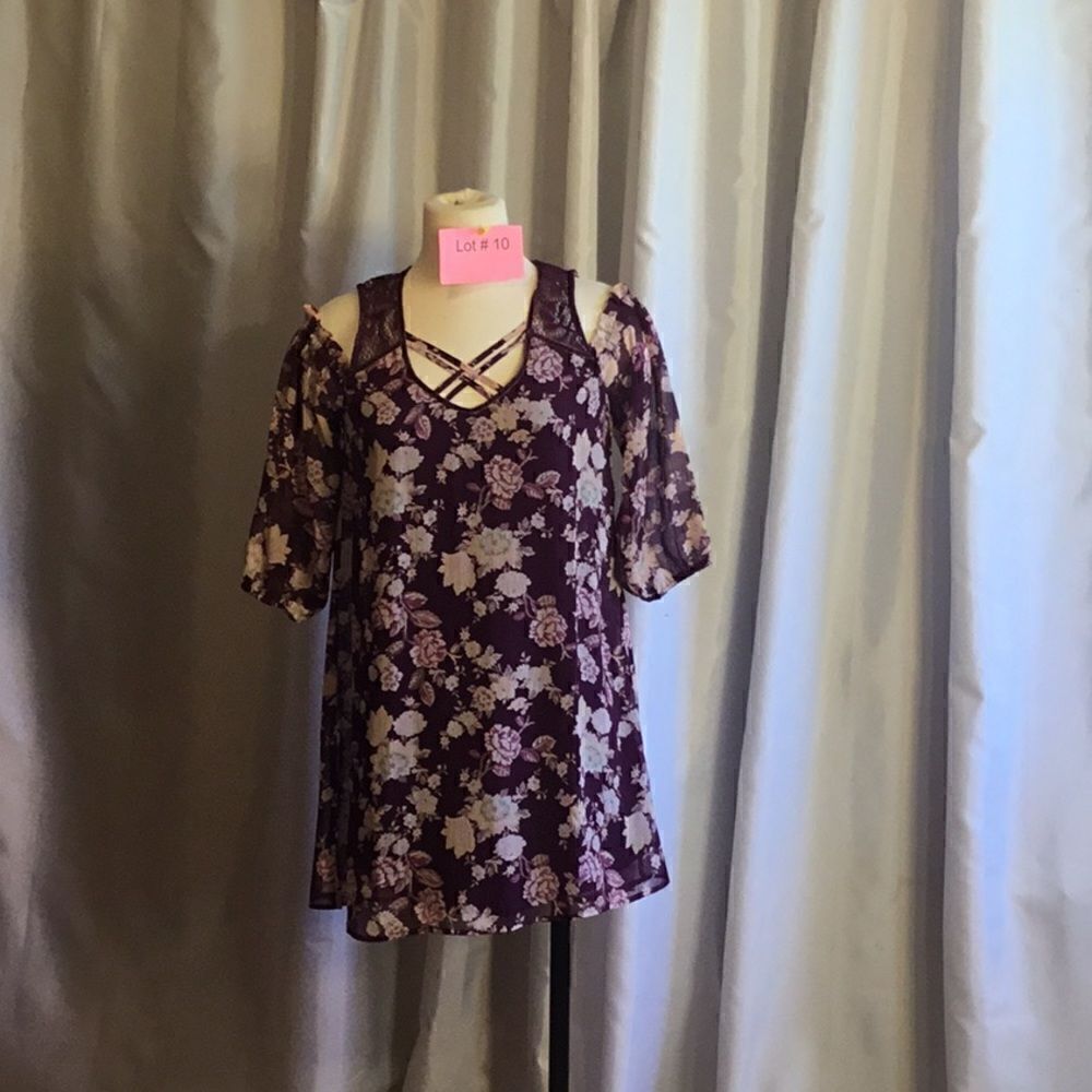NWOT cold shoulder dress with lace inserts size small ALMOST FAMOUS